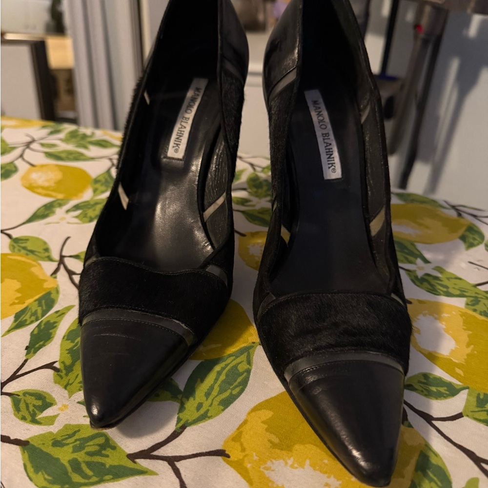Manolo Blahnik Black Pointed Toe Heels